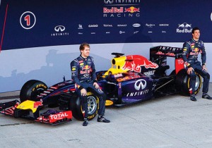 Prototipo-Vettel-Ricciardo-Red-Bull_LRZIMA20140129_0011_11