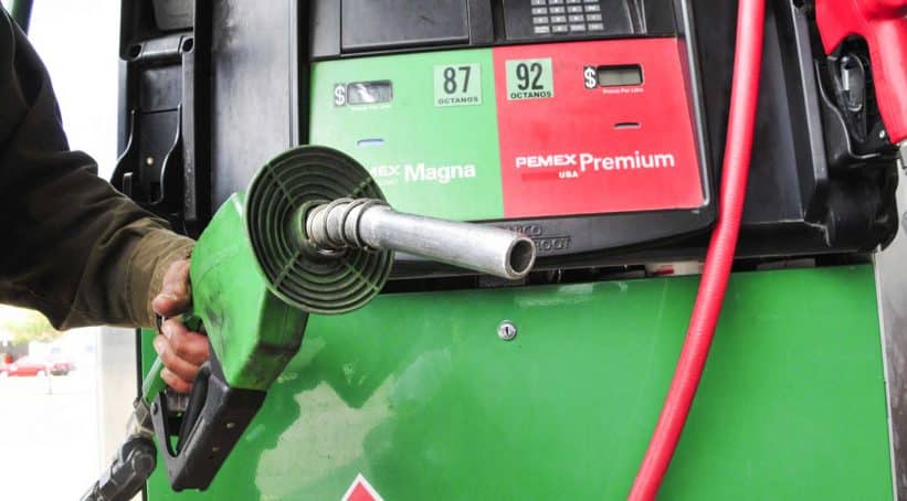 magna-premium-diesel-gasolina-mezclar-combustible-auto-tanque-lleno