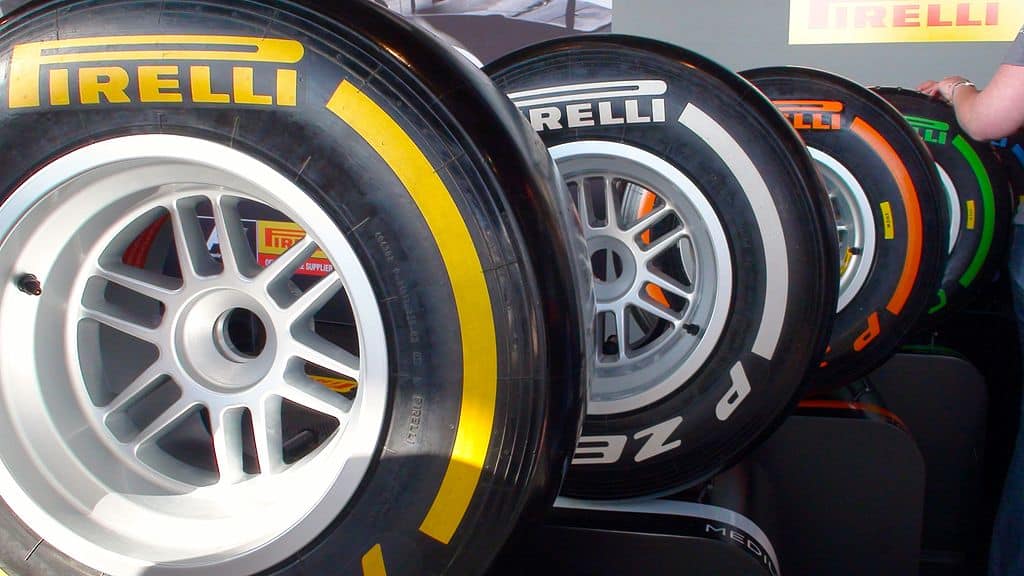 Pirelli_Formula_One_tires_2013_Britain