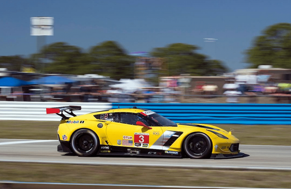 Corvette Racing se retira de las 24 Horas de Le Mans