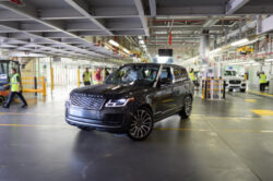 Land Rover reinicia producción con un Range Rover
