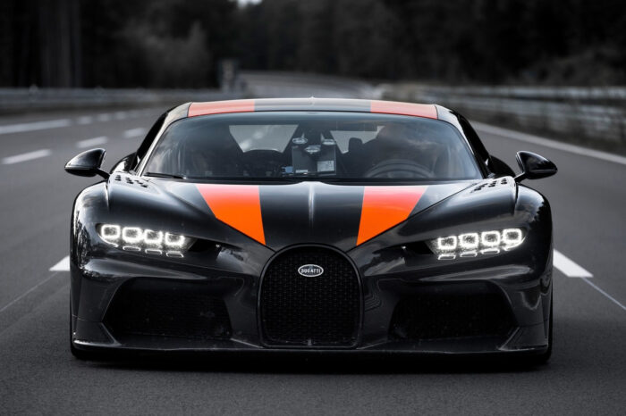 Bugatti-Chiron_Super_Sport_300-2021-1600-0a