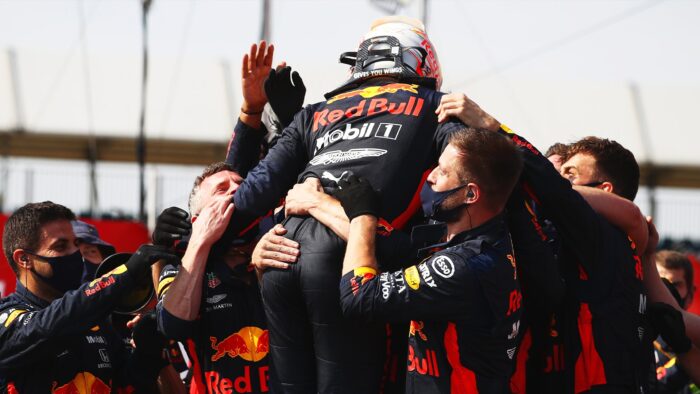 Max Verstappen logra el primer triunfo del año para Red Bull