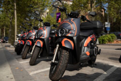 SEAT MÓ inicia su servicio de motosharing en Barcelona
