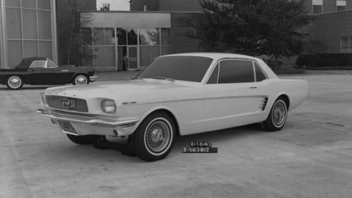 primeros bocetos del Ford Mustang