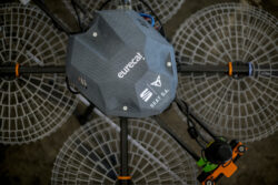 SEAT prueba drones para su fábrica