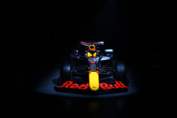 Red Bull Racing presenta el RB18 con el que defenderá el título de Verstappen