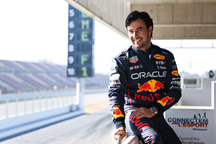 Sergio Pérez sufre falla mecánica en los test de pretemporada 