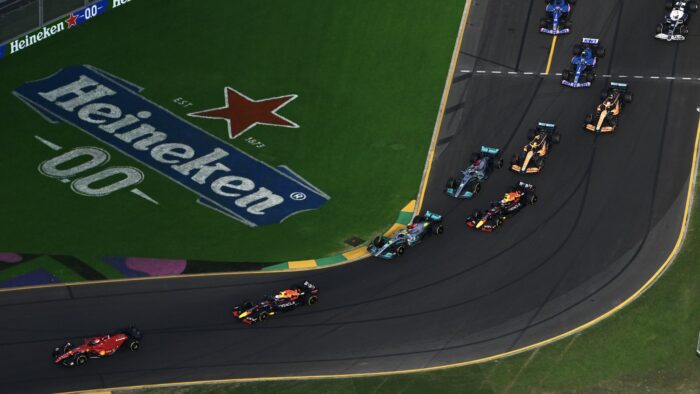 Leclerc consigue la victoria en Australia, Pérez segundo