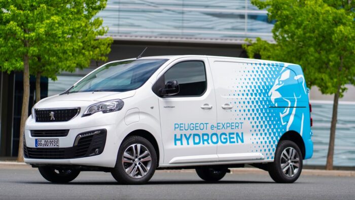 Peugeot tendrá una amplia gama de vehículos eléctricos en 2023