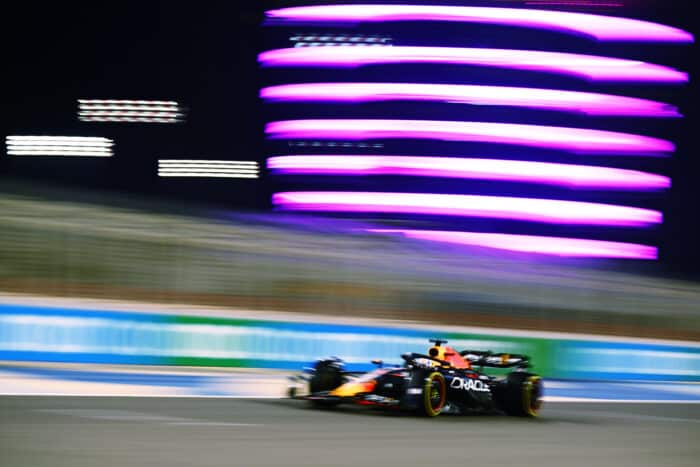 Verstappen el más rápido el primer día de pruebas en Bahréin 