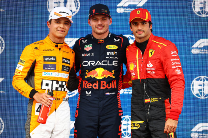 Verstappen logra la pole en España, Pérez 11º