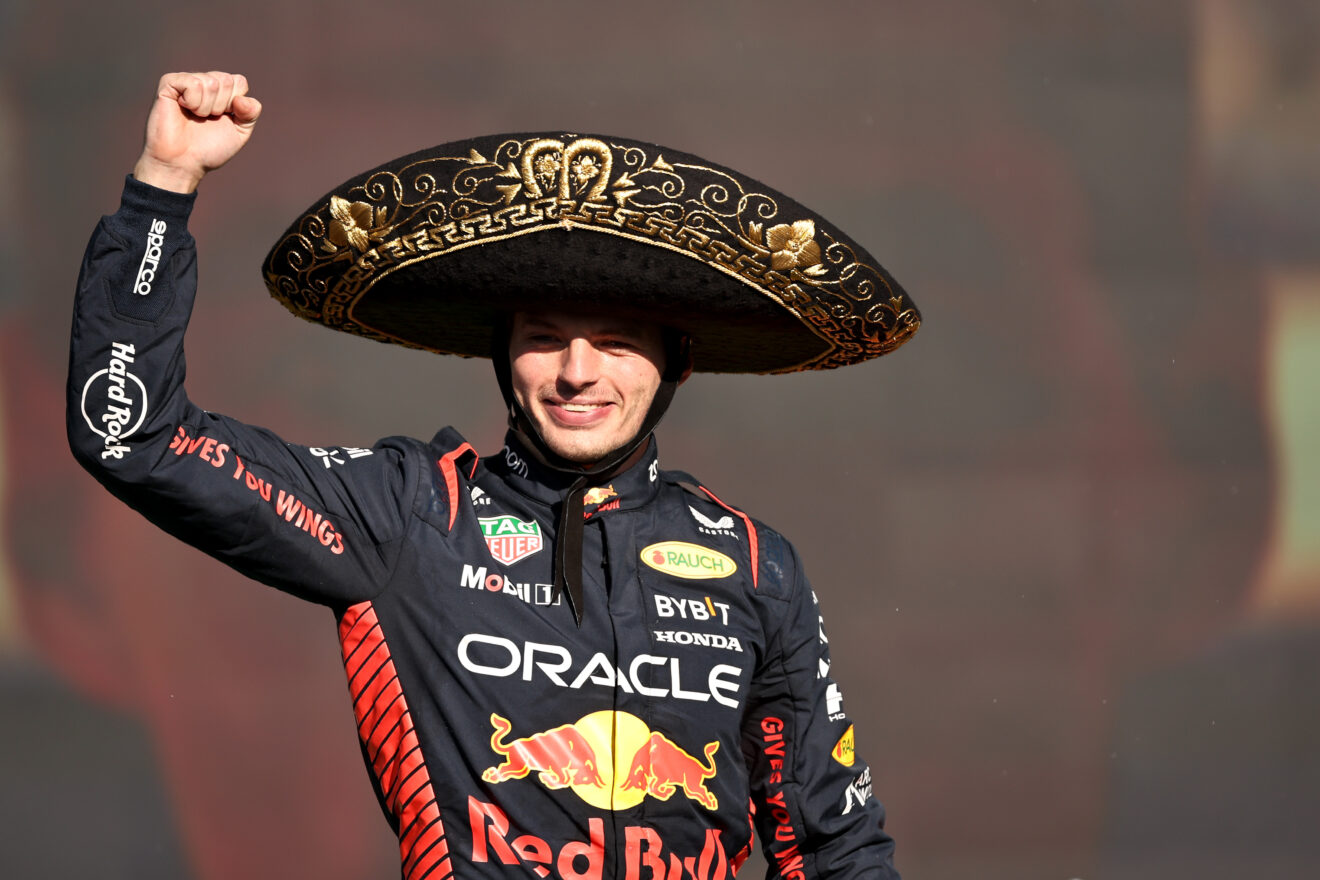 Verstappen logra victoria récord en el GP de México, Pérez abandona